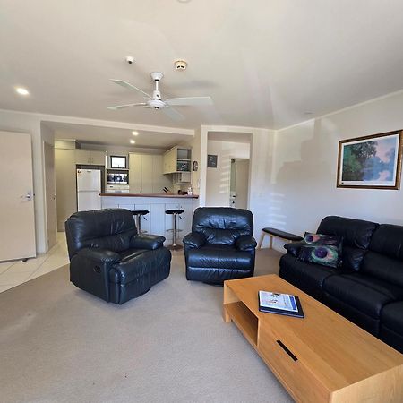 Beachpoint Apartments Ohope Esterno foto