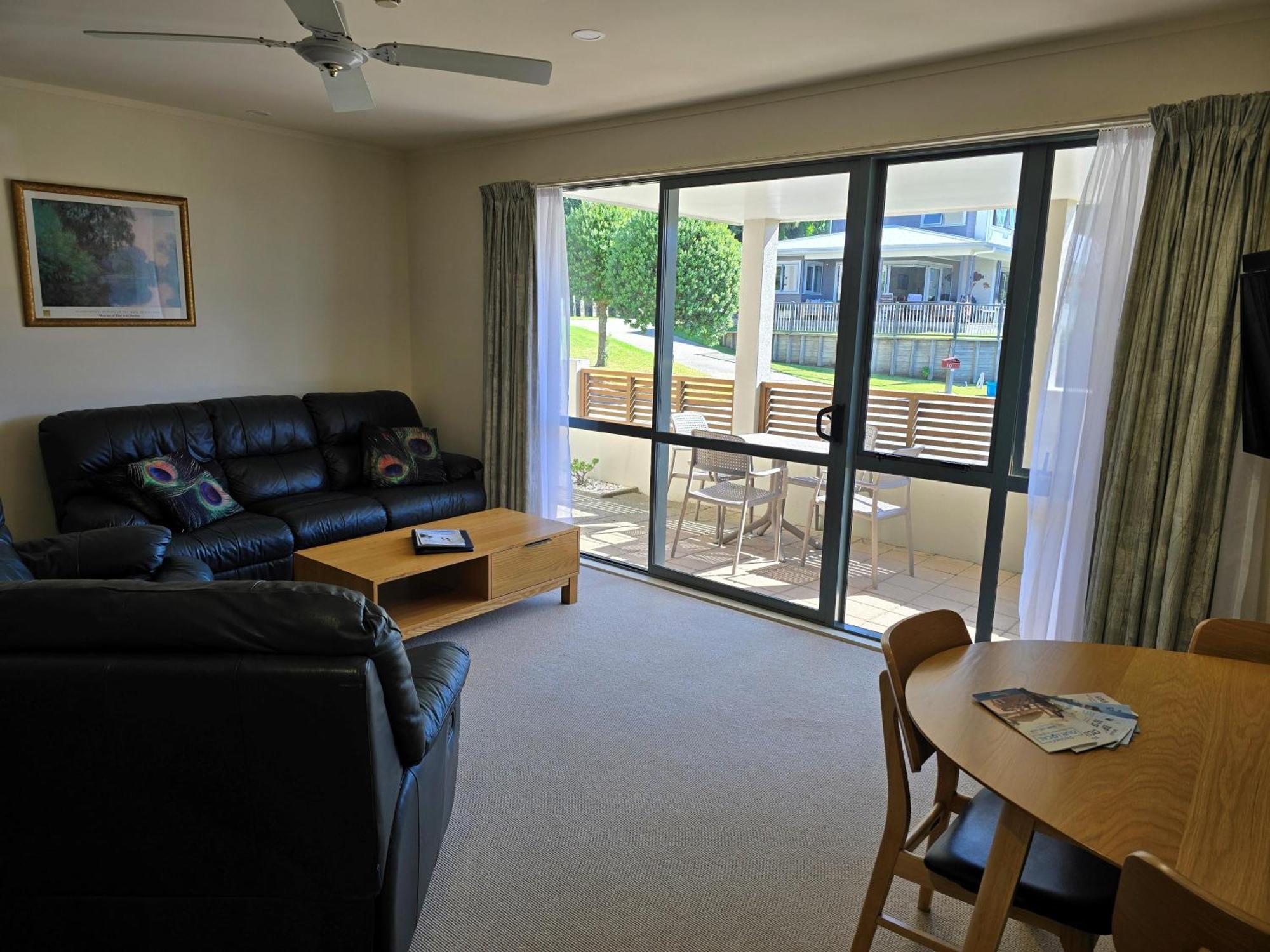Beachpoint Apartments Ohope Esterno foto