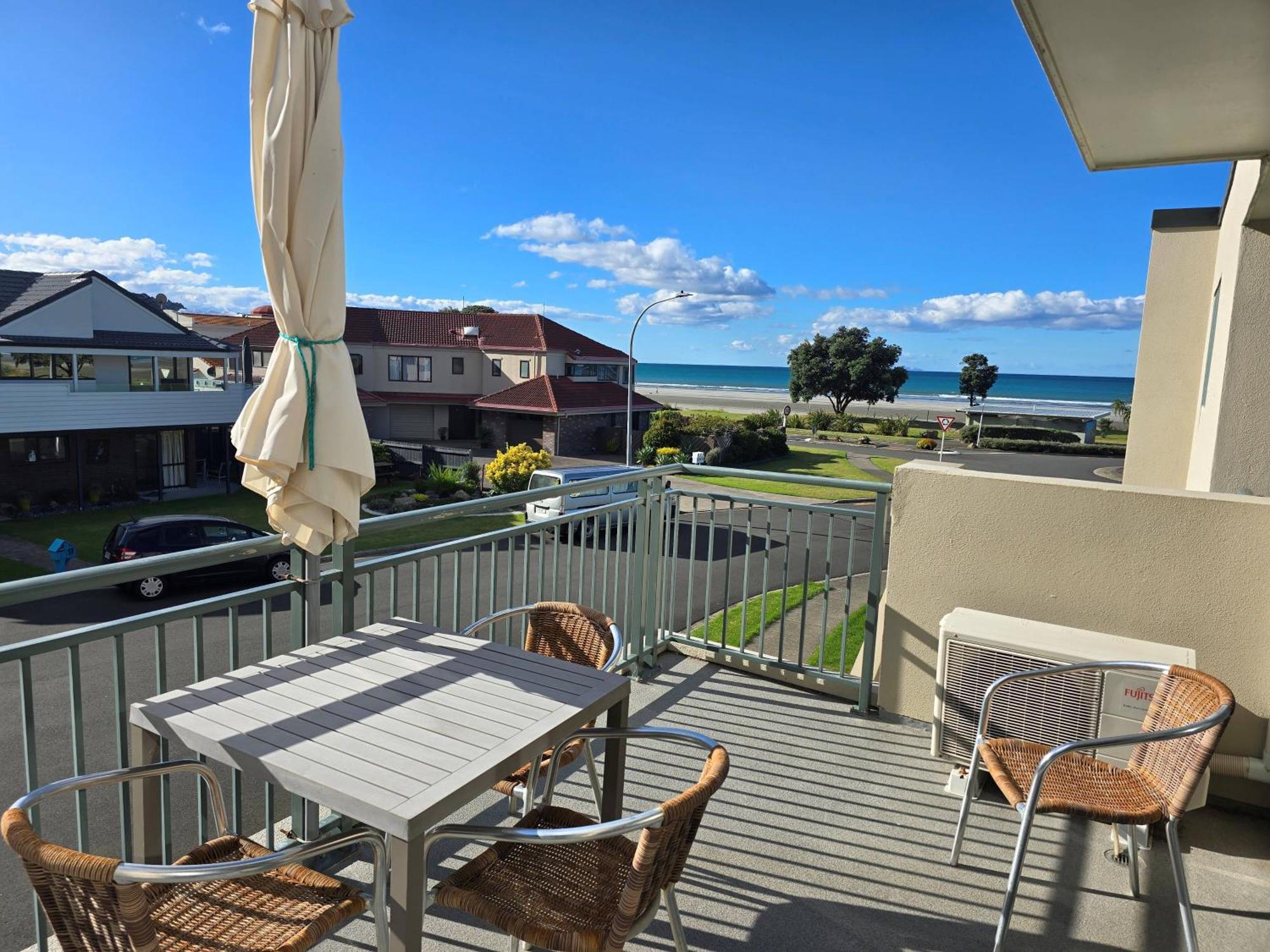 Beachpoint Apartments Ohope Esterno foto