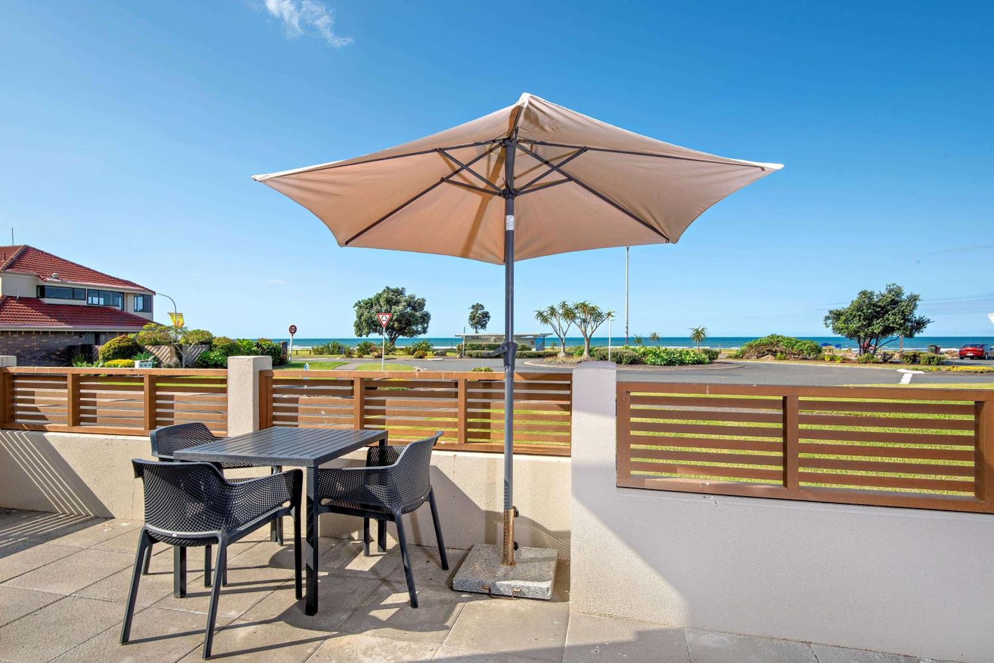 Beachpoint Apartments Ohope Esterno foto