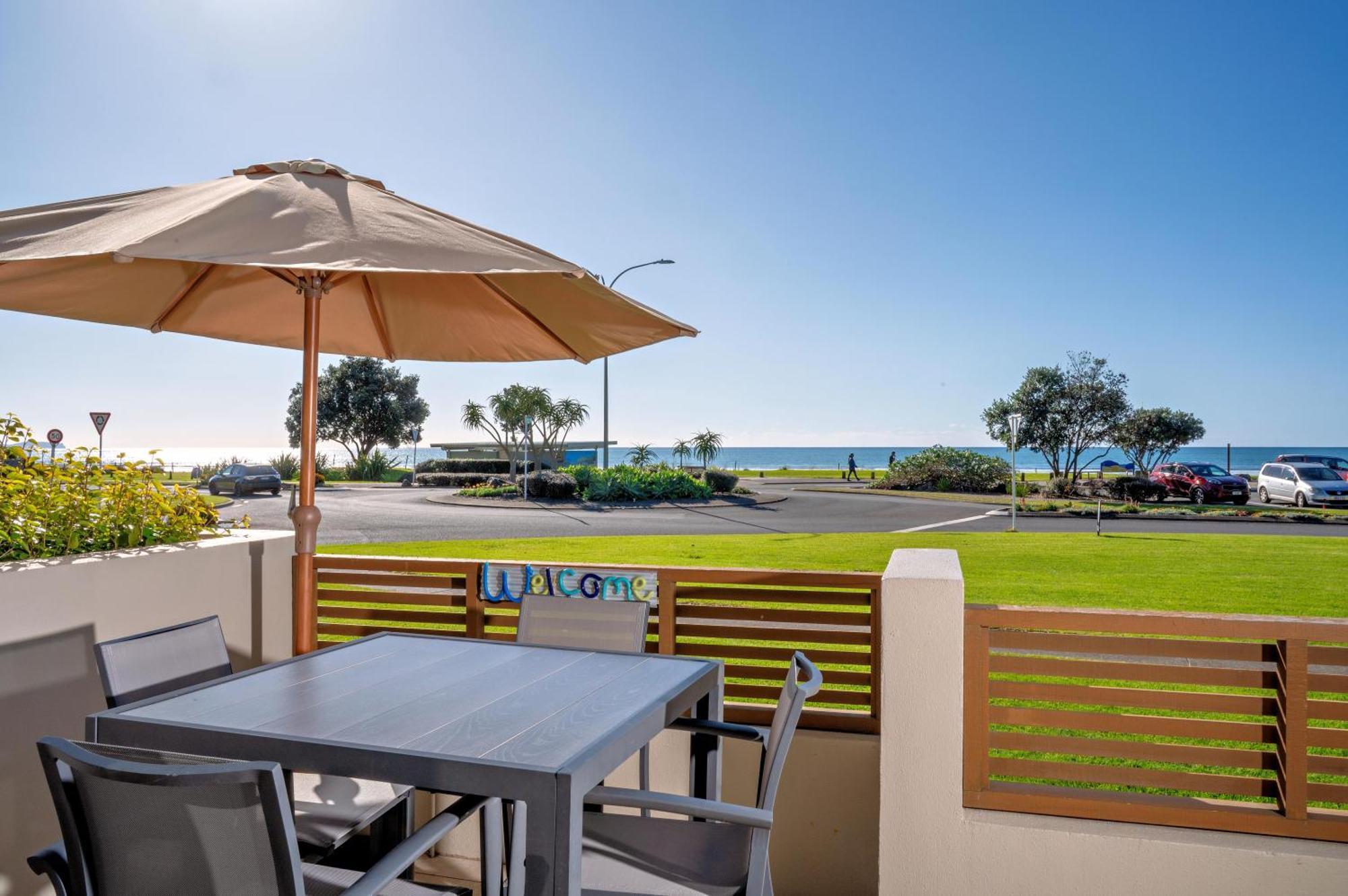 Beachpoint Apartments Ohope Esterno foto