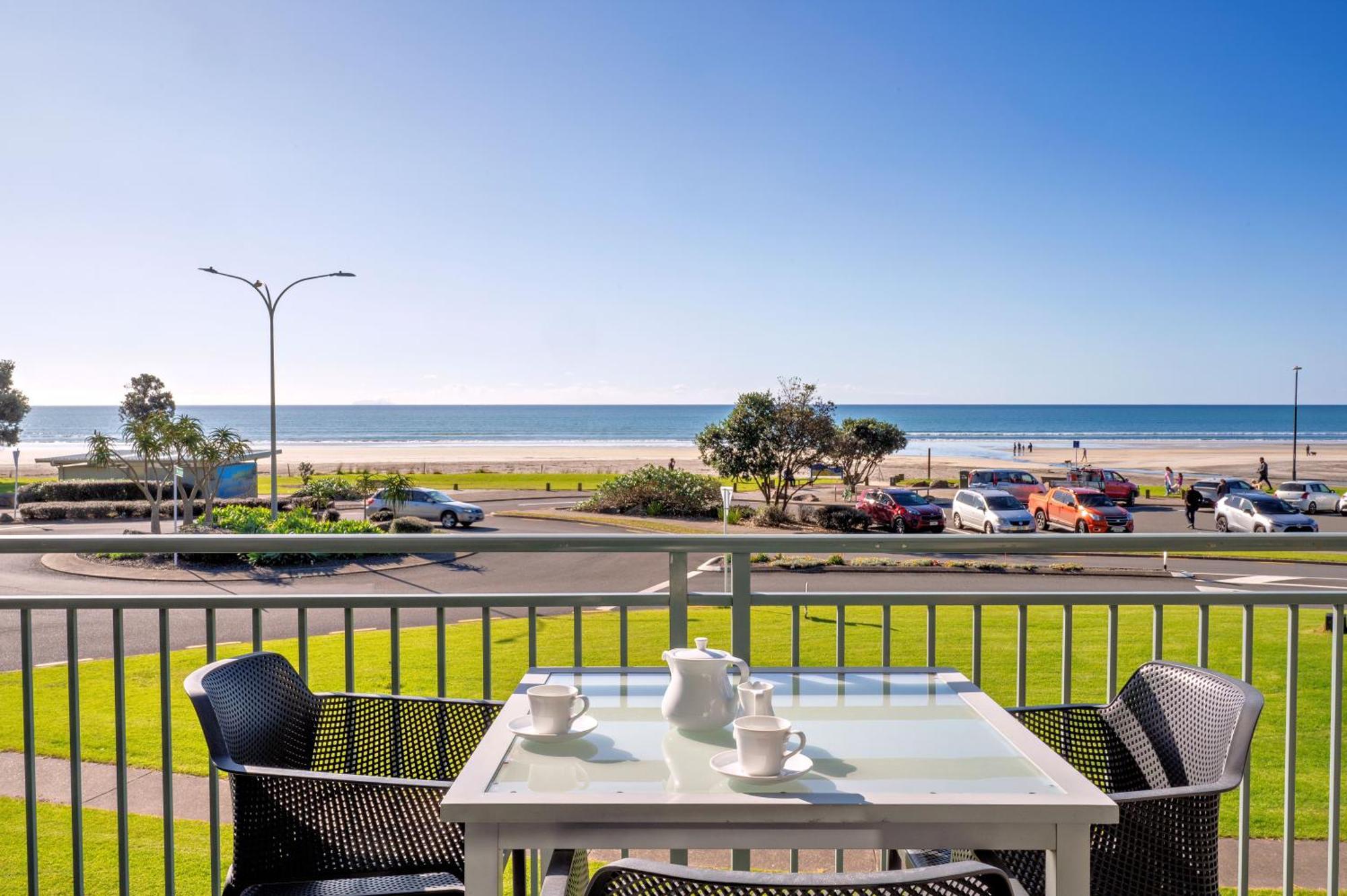 Beachpoint Apartments Ohope Esterno foto